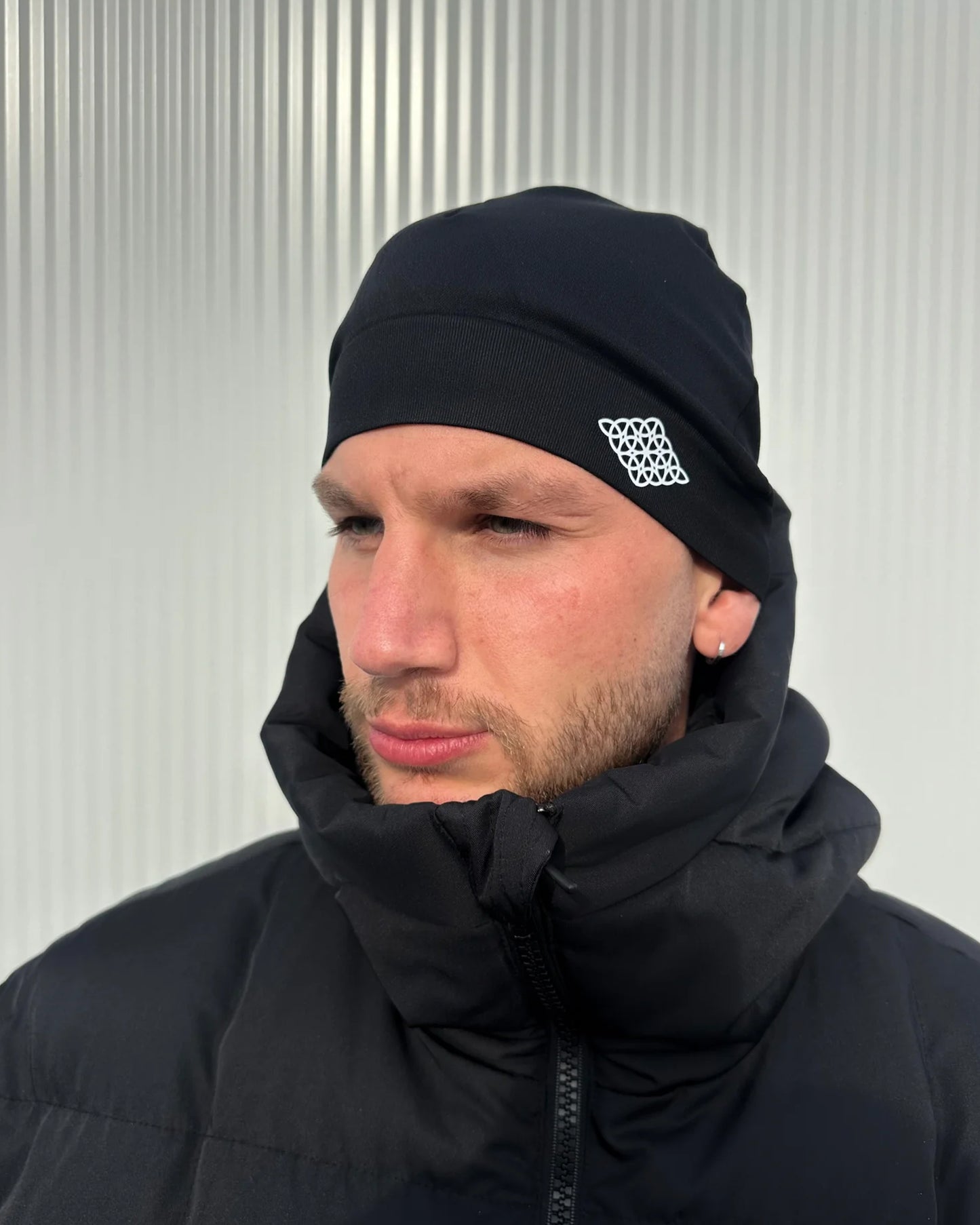 DIVENTION Performance Beanie Black